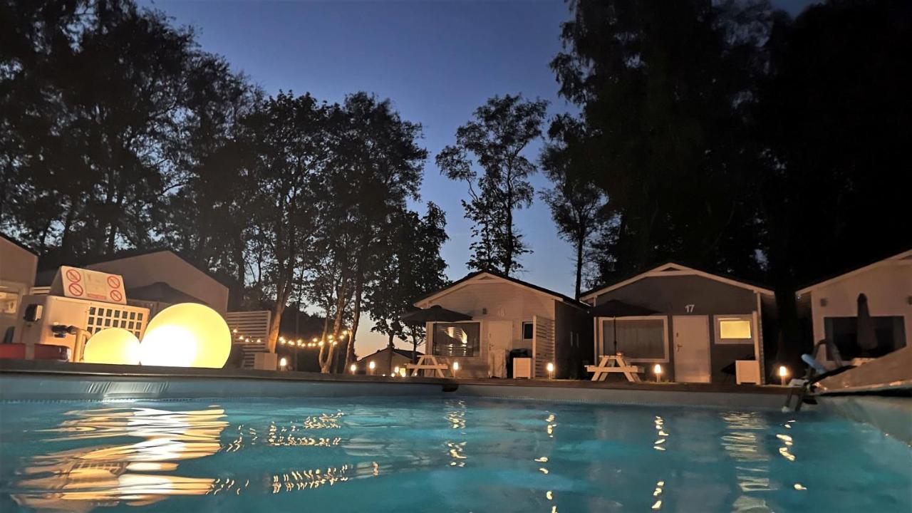 רבאל Lumi Resort Domki Letniskowe Z Podgrzewanym Basenem מראה חיצוני תמונה